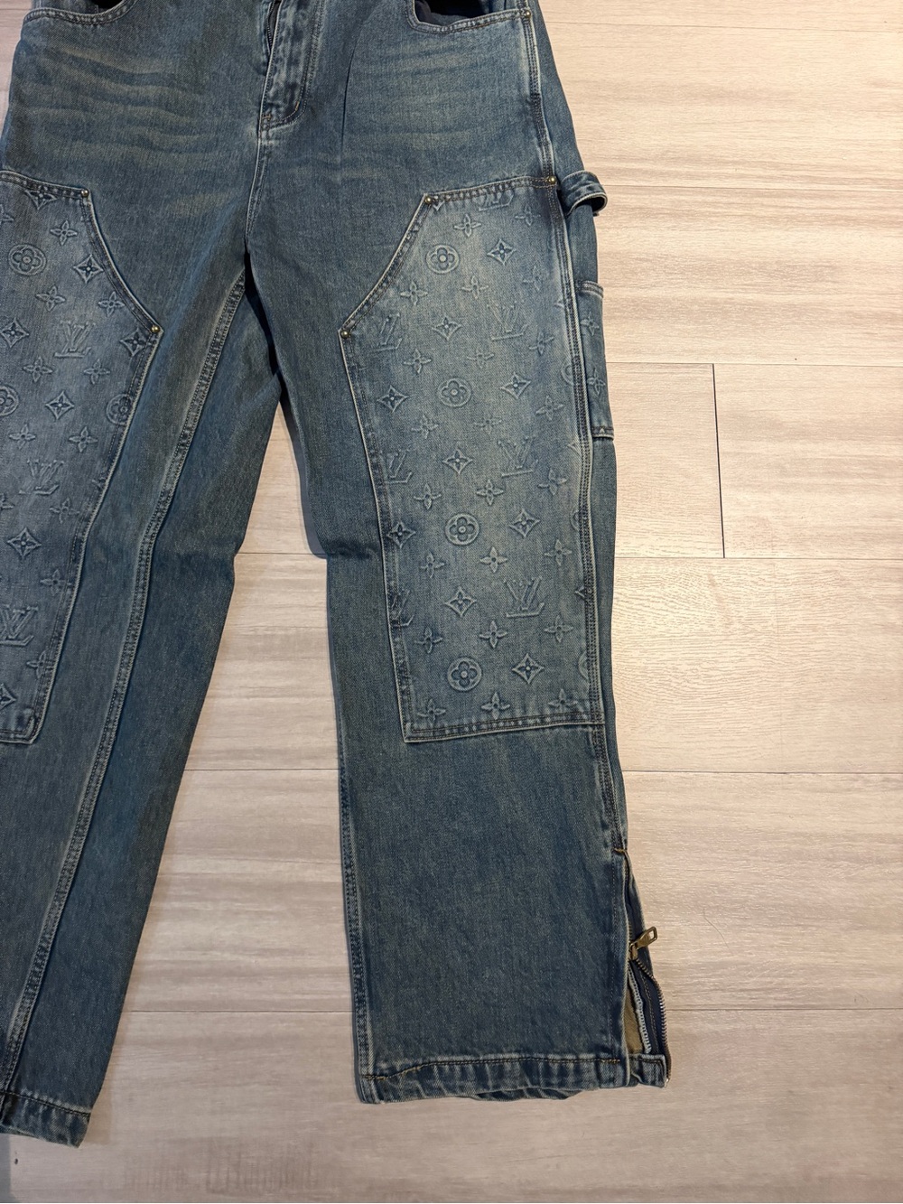 LV Embroidered Denim Carpenter STRAIGHT LEG Jeans Blue SIZE 36 - Picture 2 of 11